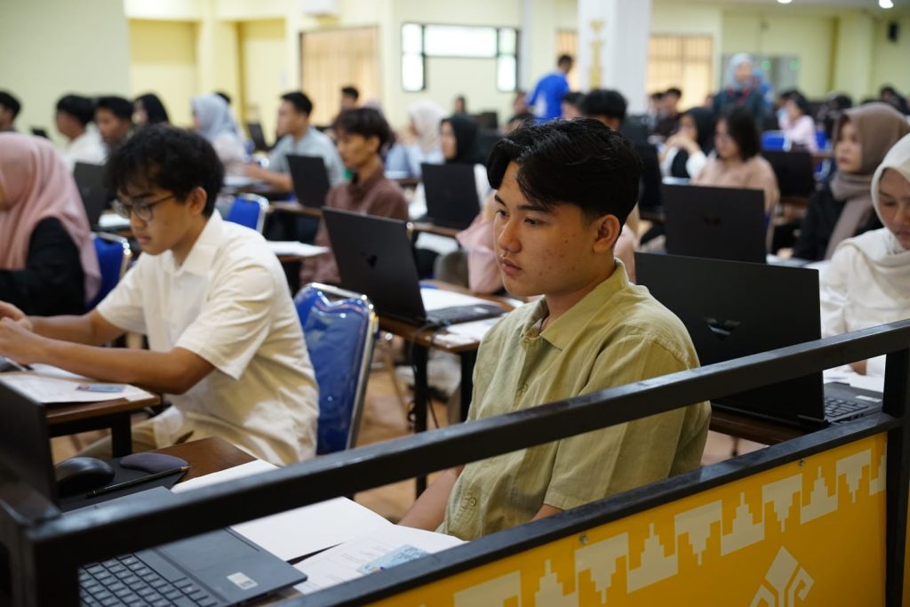 Dokumentasi Pelaksanaan UTBK SIMANILA 2025 Hari Ketiga (6)